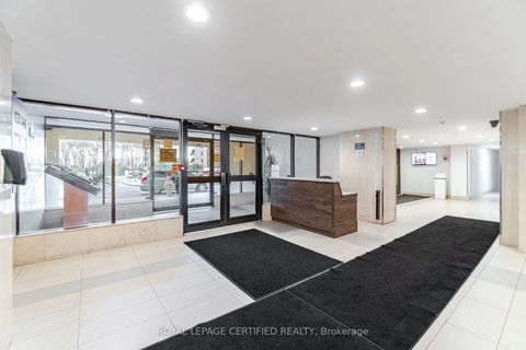 Photo 4 at 112 - 2645 Jane Street, Jane Heights, Toronto