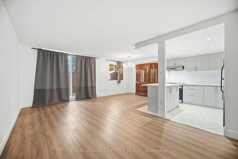 Photo 10 at 112 - 2645 Jane Street, Jane Heights, Toronto