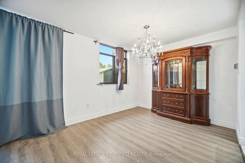 Photo 13 at 112 - 2645 Jane Street, Jane Heights, Toronto