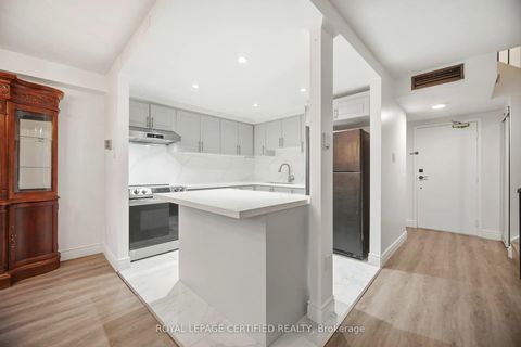 Photo 16 at 112 - 2645 Jane Street, Jane Heights, Toronto