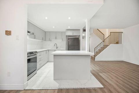 Photo 17 at 112 - 2645 Jane Street, Jane Heights, Toronto