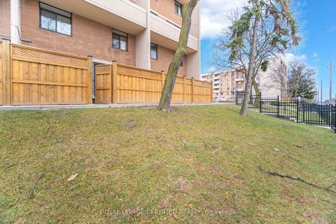 Photo 37 at 112 - 2645 Jane Street, Jane Heights, Toronto