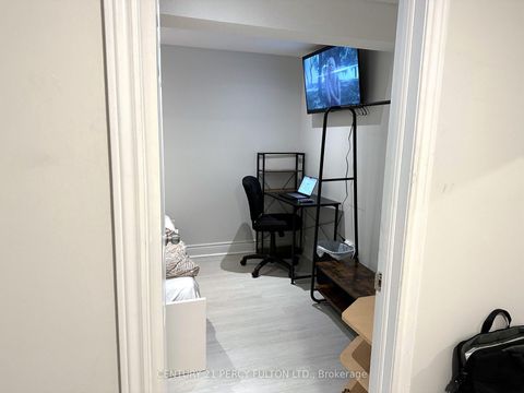 Photo 30 at 272 Conestoga Avenue, Harding, Richmond Hill