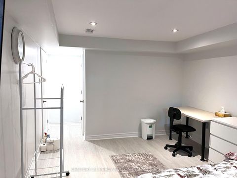 Photo 36 at 272 Conestoga Avenue, Harding, Richmond Hill