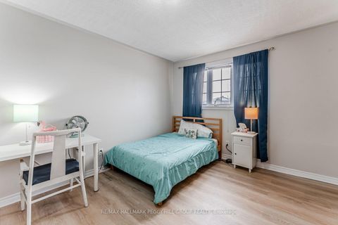 Photo 11 at 26 Kenwell Crescent, Holly, Barrie