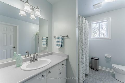 Photo 12 at 26 Kenwell Crescent, Holly, Barrie