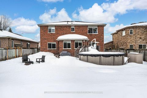 Photo 14 at 26 Kenwell Crescent, Holly, Barrie