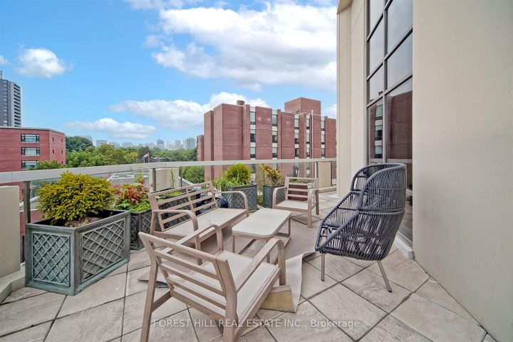 Photo 4 at 501 - 3 McAlpine Street, Annex, Toronto