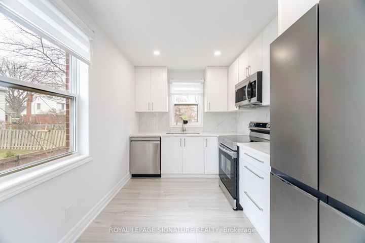 Photo 4 at 2015 Stanfield Road, Lakeview, Mississauga