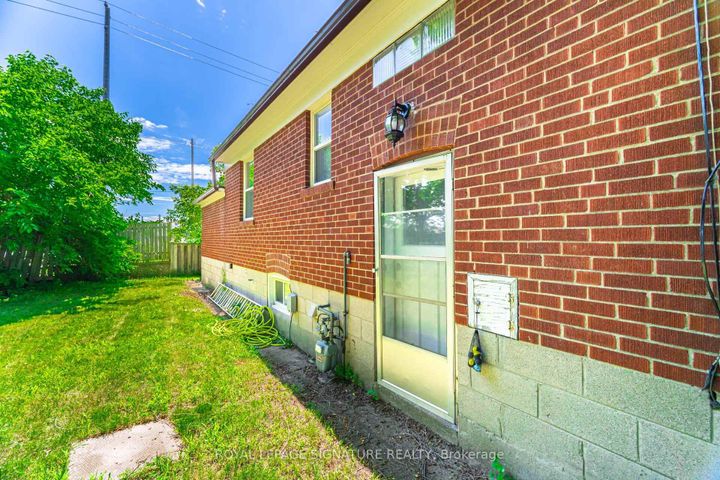 Photo 17 at 2015 Stanfield Road, Lakeview, Mississauga