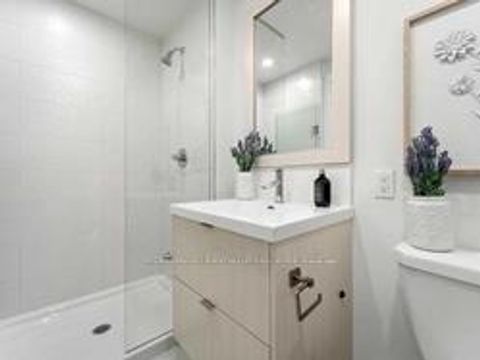 Photo 11 at 813 - 38 Cameron Street, Chinatown, Toronto