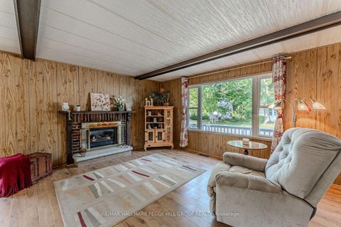 Photo 2 at 15 Riverview Circle, Rural Innisfil, Innisfil