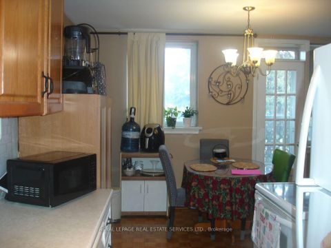 Photo 4 at 101 - 57 Neptune Drive, Lawrence, Toronto