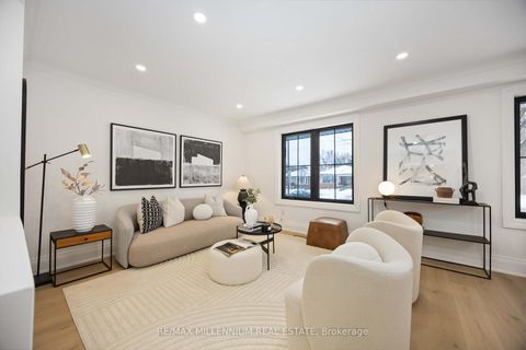 Photo 4 at 131 Applefield Drive, Bendale, Toronto