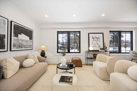 Photo 5 at 131 Applefield Drive, Bendale, Toronto