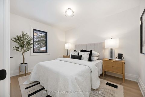 Photo 18 at 131 Applefield Drive, Bendale, Toronto