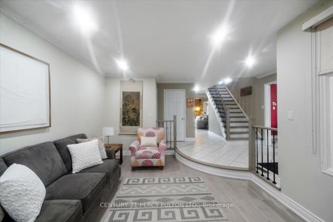 Photo 3 at 38 Carlisle Crescent, Rouge E11, Toronto