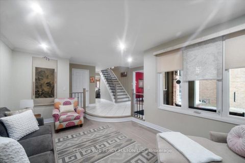 Photo 4 at 38 Carlisle Crescent, Rouge E11, Toronto