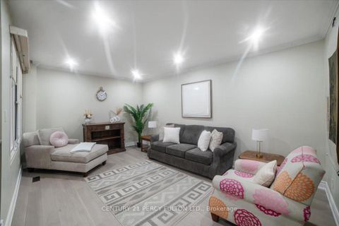 Photo 5 at 38 Carlisle Crescent, Rouge E11, Toronto