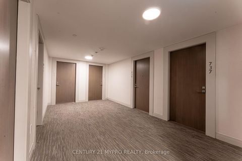 Photo 4 at 735 - 251 Jarvis Street, Moss Park, Toronto