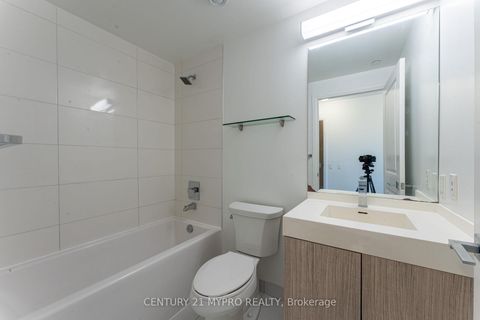 Photo 16 at 735 - 251 Jarvis Street, Moss Park, Toronto