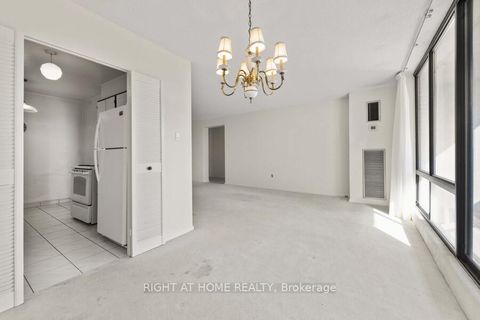 Photo 8 at 612 - 177 Linus Road, Don Valley Village, Toronto