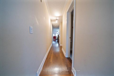 Photo 3 at 15 Coranto Way, Vellore Village, Vaughan