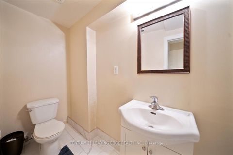 Photo 4 at 15 Coranto Way, Vellore Village, Vaughan