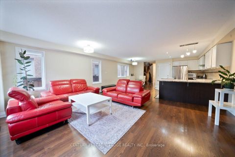 Photo 7 at 15 Coranto Way, Vellore Village, Vaughan