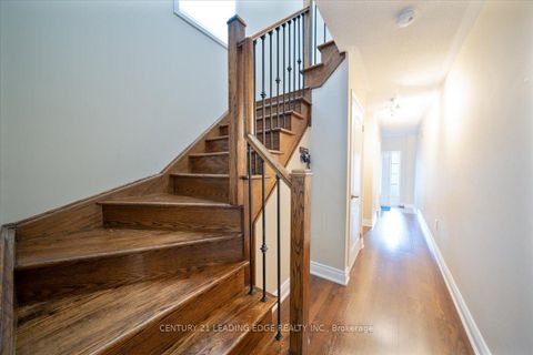 Photo 13 at 15 Coranto Way, Vellore Village, Vaughan