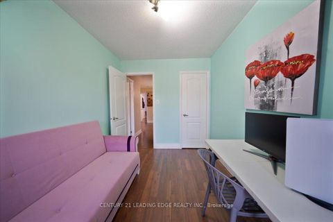 Photo 18 at 15 Coranto Way, Vellore Village, Vaughan
