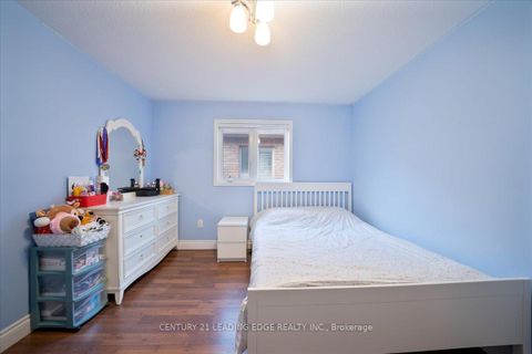 Photo 20 at 15 Coranto Way, Vellore Village, Vaughan