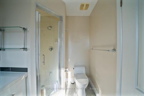 Photo 27 at 15 Coranto Way, Vellore Village, Vaughan