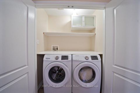 Photo 33 at 15 Coranto Way, Vellore Village, Vaughan