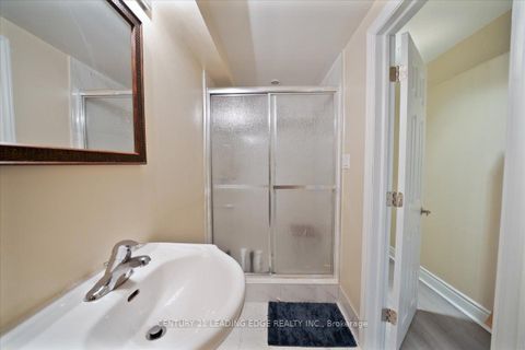Photo 41 at 15 Coranto Way, Vellore Village, Vaughan