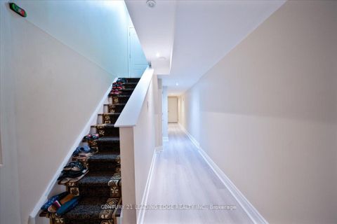 Photo 43 at 15 Coranto Way, Vellore Village, Vaughan