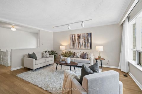 Photo 7 at 322 Parkview Avenue, Willowdale East, Toronto