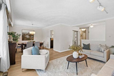 Photo 8 at 322 Parkview Avenue, Willowdale East, Toronto