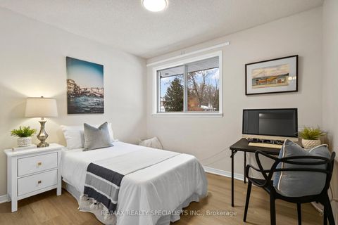 Photo 19 at 322 Parkview Avenue, Willowdale East, Toronto