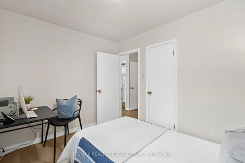 Photo 20 at 322 Parkview Avenue, Willowdale East, Toronto