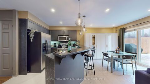 Photo 7 at 2080 Erin Gate Boulevard, Amberlea, Pickering