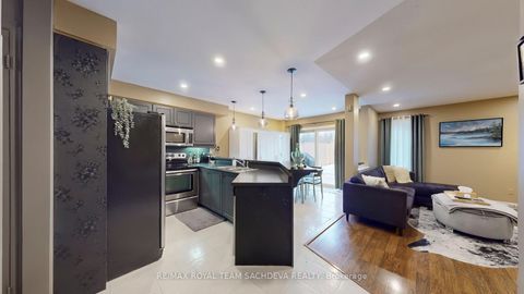 Photo 8 at 2080 Erin Gate Boulevard, Amberlea, Pickering