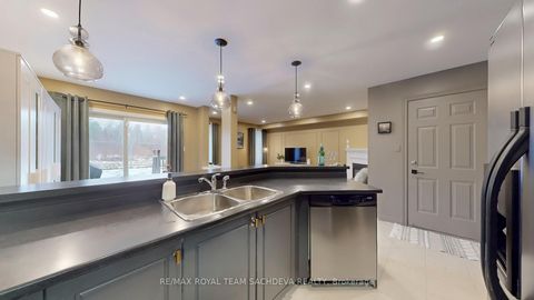 Photo 9 at 2080 Erin Gate Boulevard, Amberlea, Pickering