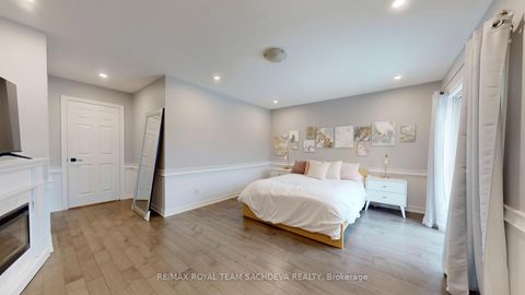 Photo 24 at 2080 Erin Gate Boulevard, Amberlea, Pickering