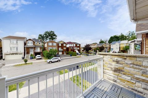 Photo 12 at 9 Festival Drive, Branson, Toronto