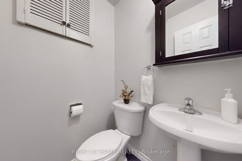 Photo 13 at 9 Festival Drive, Branson, Toronto