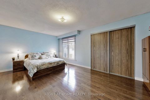 Photo 17 at 9 Festival Drive, Branson, Toronto