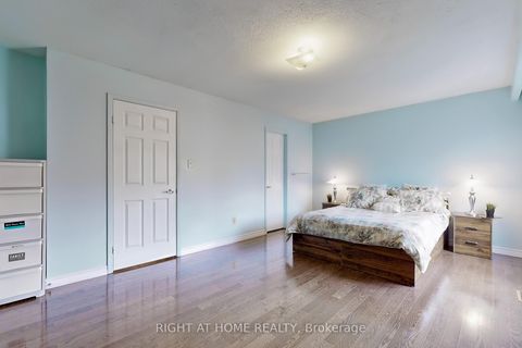 Photo 18 at 9 Festival Drive, Branson, Toronto