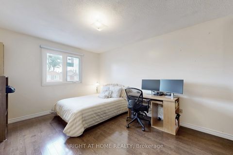 Photo 20 at 9 Festival Drive, Branson, Toronto