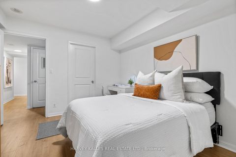 Photo 22 at 618 - 11 St Joseph Street, Bay Street Corridor, Toronto